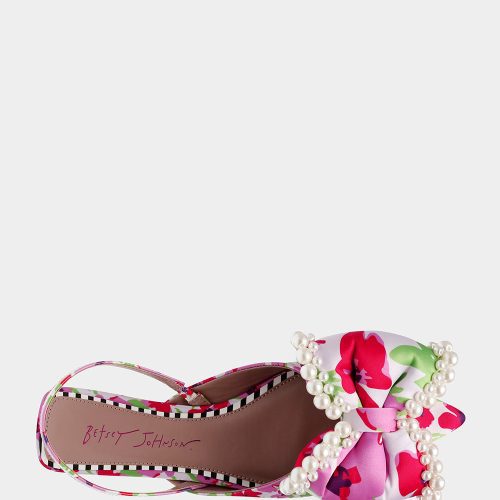 BETSEY JOHNSON SHOES CAMILO WHITE FLOWER TOP