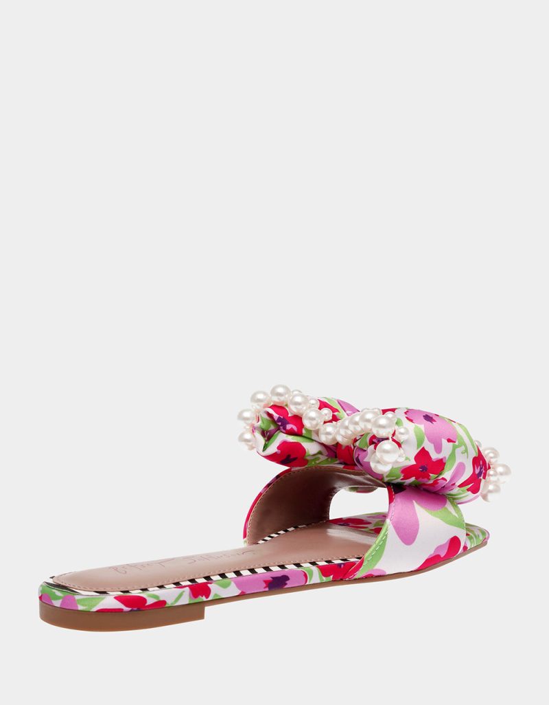 BETSEY JOHNSON SHOES LIAH WHITE FLOWER ALT1