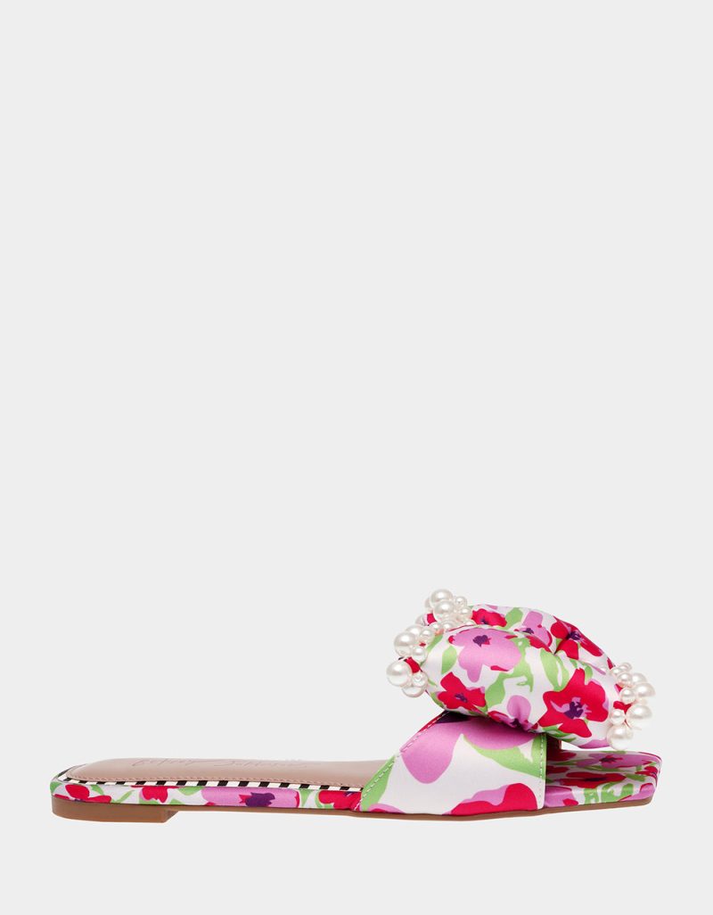 BETSEY JOHNSON SHOES LIAH WHITE FLOWER SIDE