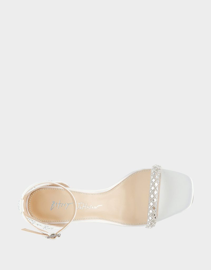 BETSEY JOHNSON SHOES SB DEAN IVORY TOP