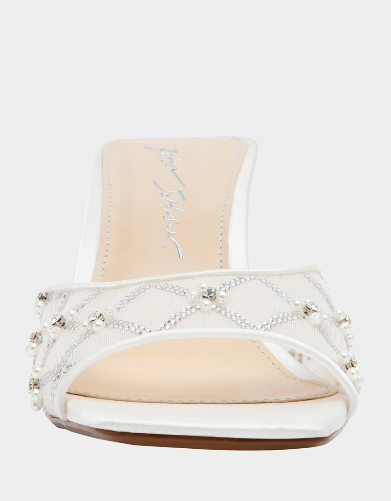 BETSEY JOHNSON SHOES SB EMM IVORY FRONT