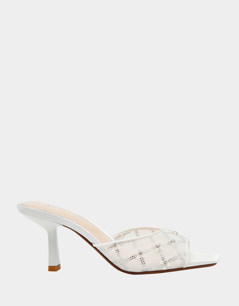 BETSEY JOHNSON SHOES SB EMM IVORY SIDE