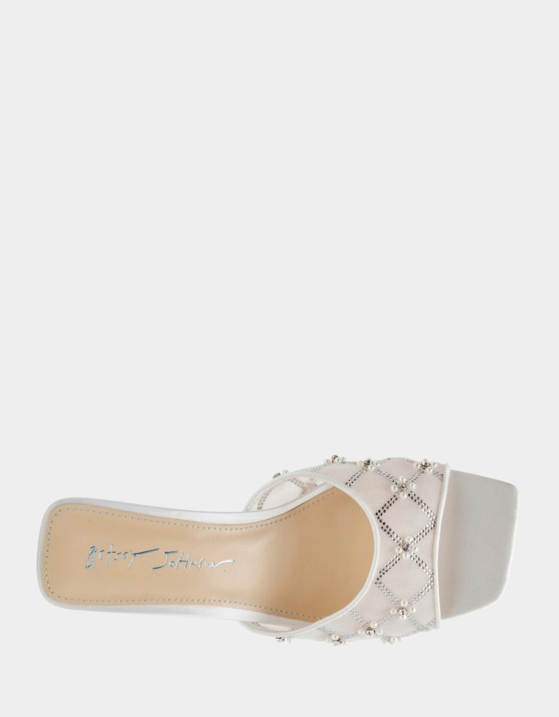 BETSEY JOHNSON SHOES SB EMM IVORY TOP