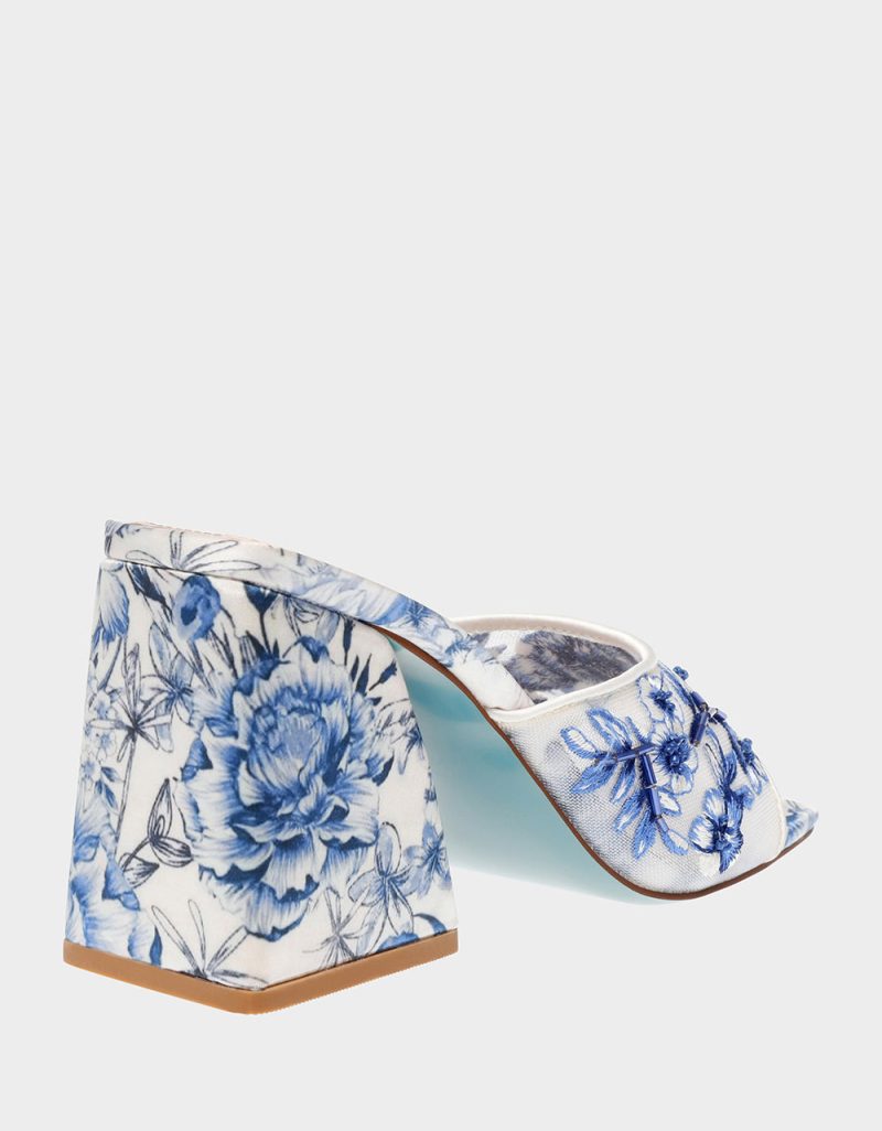 BETSEY JOHNSON SHOES SB ROO BLUEFLORAL ALT1