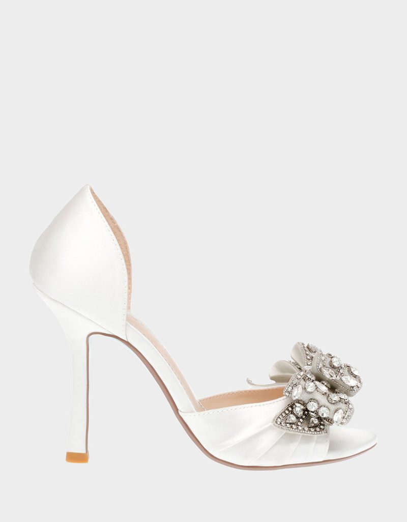 LANDN IVORY - SHOES - Betsey Johnson